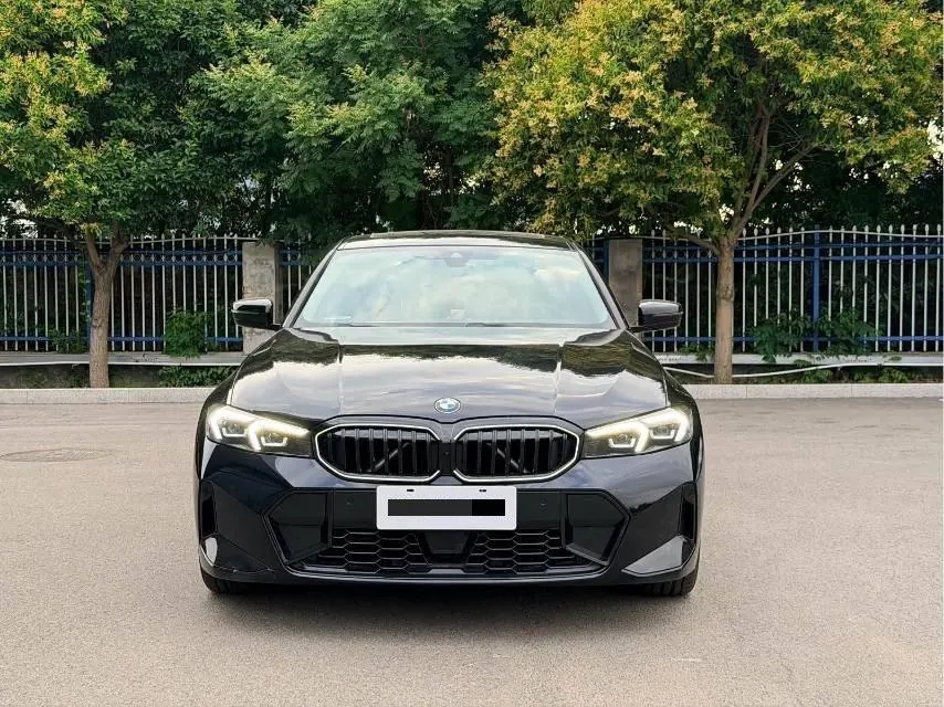 BMW 3 Series 2025 330Li 2.0T M Sports Obsidian Night Suit Automatic Gear 2