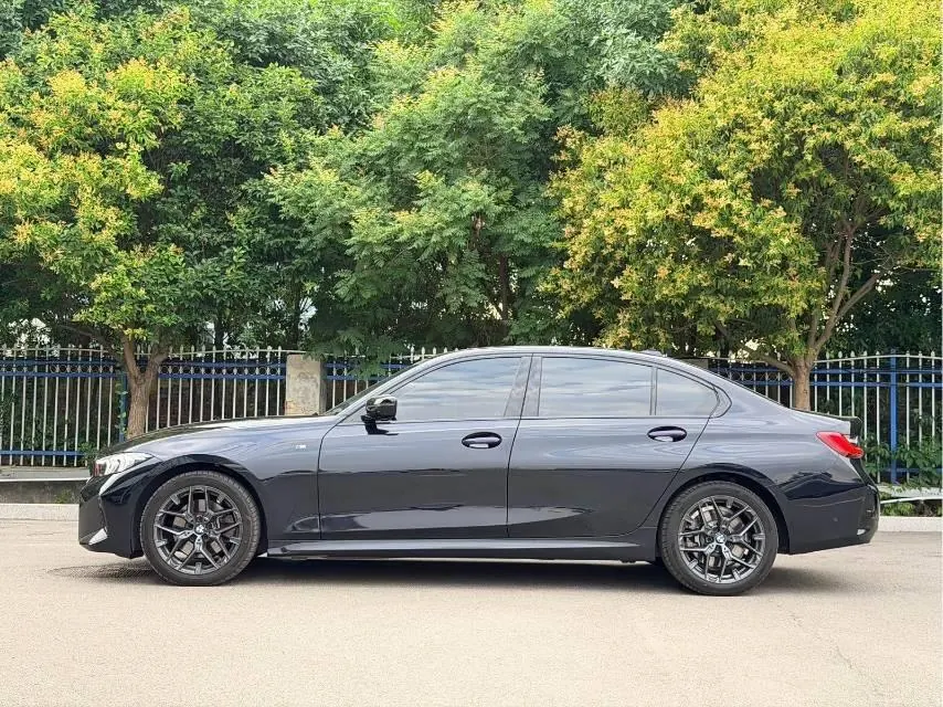 BMW 3 Series 2025 330Li 2.0T M Sports Obsidian Night Suit Automatic Gear 3