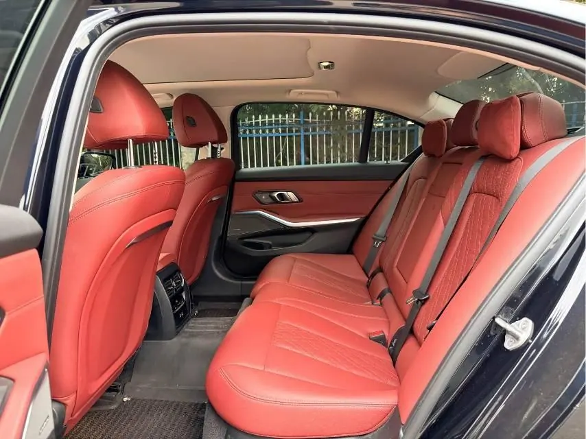 BMW 3 Series 2025 330Li 2.0T M Sports Obsidian Night Suit Automatic Gear 7