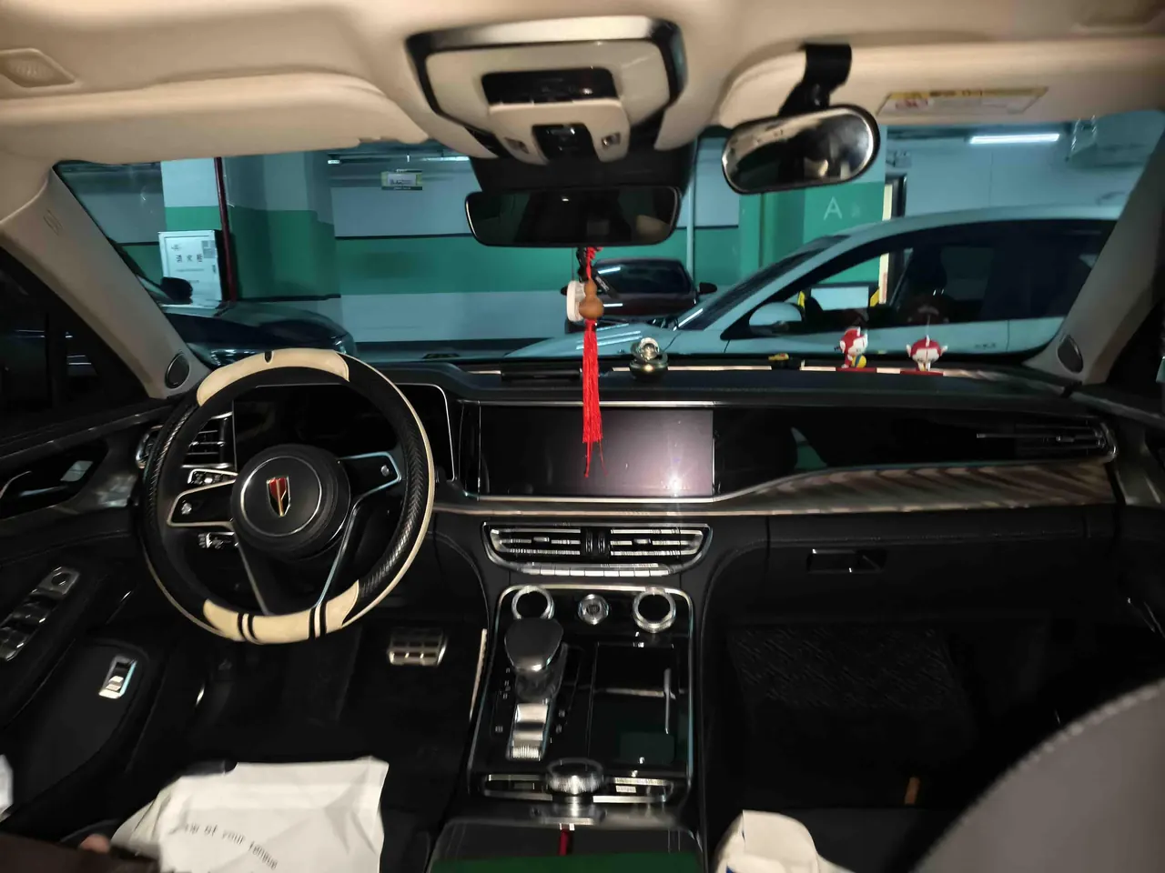 HongQi 2020 H9 48V 2.0T Zhilian Flag Edition Automatic Gear 4