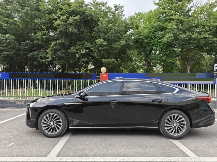Buick 2025 LaCrosse 2.0T 28T Platinum Edition, automatic transmission 2