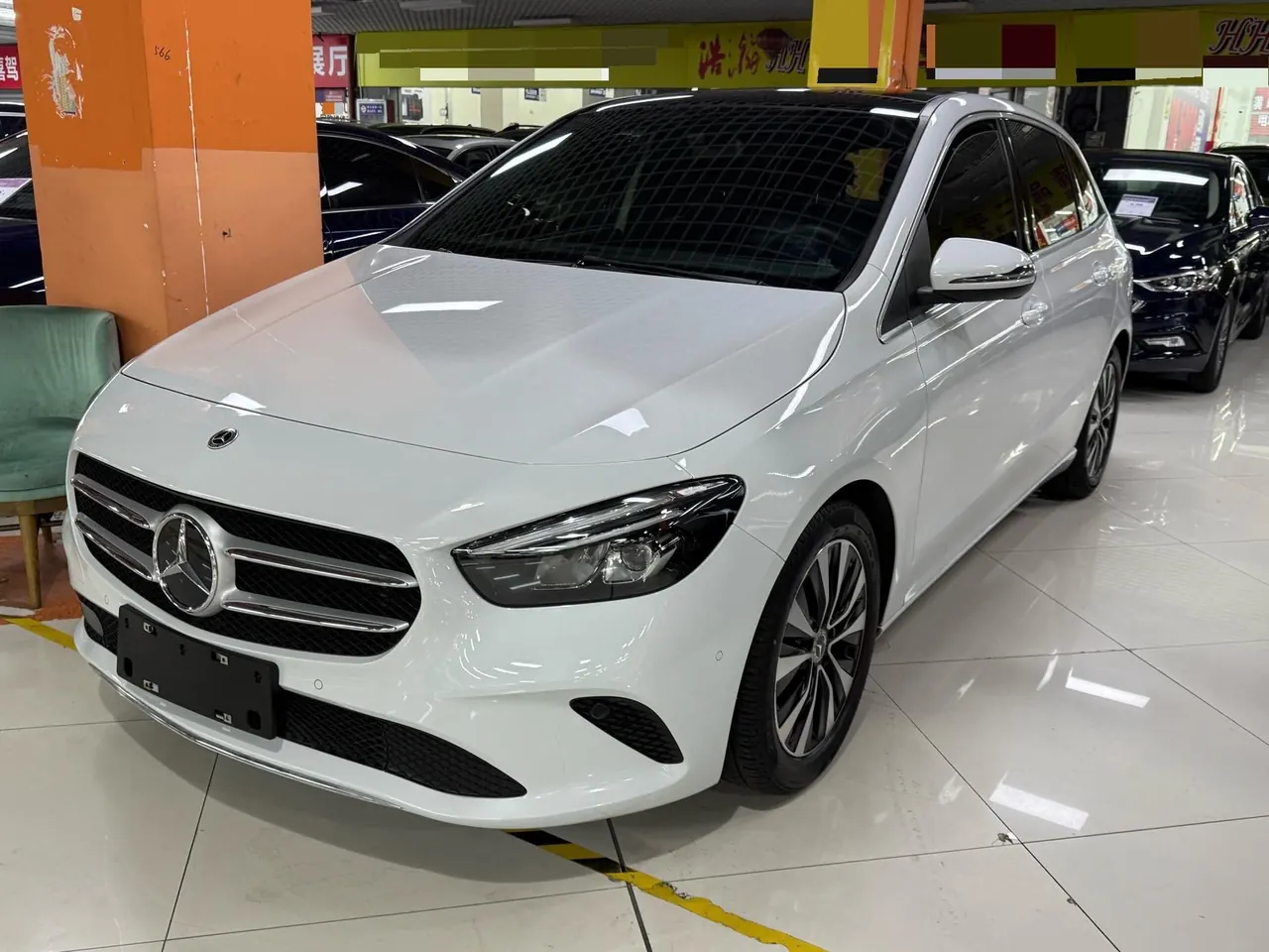 Открыть галерею: Mercedes Benz Class B (Imported) 2021 B 200 1.3T Dynamic Automatic