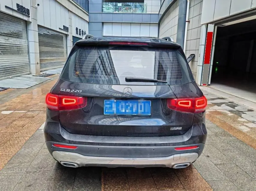 Mercedes Benz 2023 GLB 220 2.0T Dynamic Automatic 5