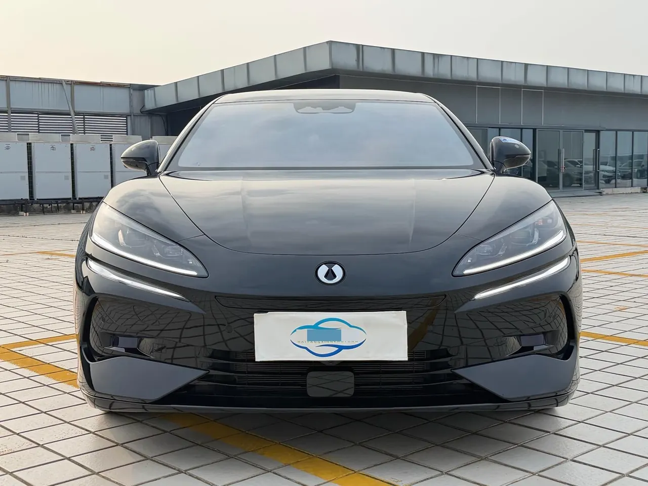 Denza 2024 Denza Z9 2.0T Stepless 1100km Four-wheel Drive Max Edition Automatic Gear 2