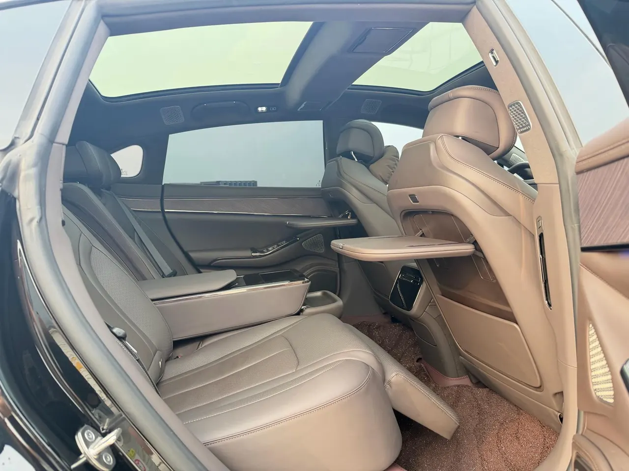 Denza 2024 Denza Z9 2.0T Stepless 1100km Four-wheel Drive Max Edition Automatic Gear 8