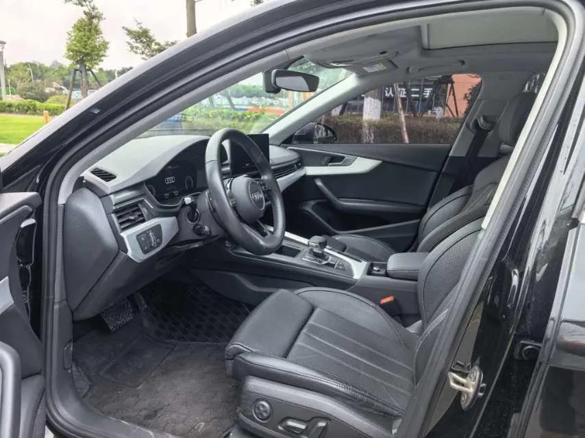 Audi 2020 A4L 2.0TFSI 40TFSI Fashion Dynamic Automatic 7