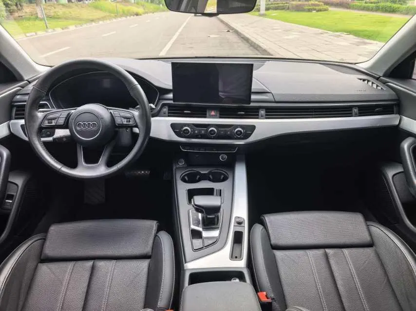 Audi 2020 A4L 2.0TFSI 40TFSI Fashion Dynamic Automatic 9