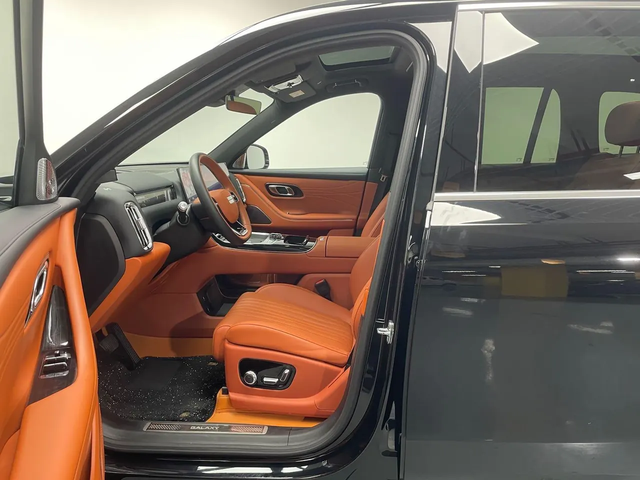 Geely Galaxy 2025 M9 1.5T 210km 4-wheel drive pilot version automatic gear 8