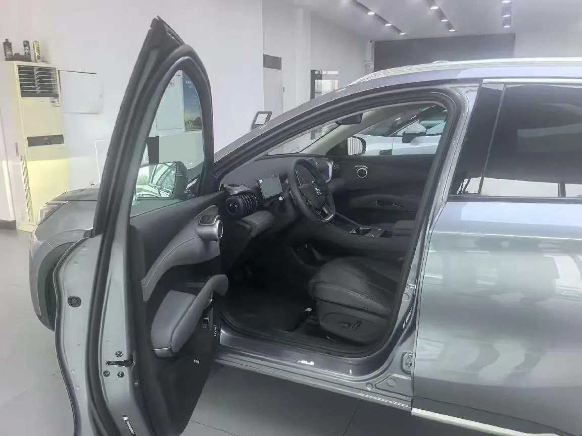 BYD Yuan PLUS 2025 Yuan PLUS Smart Driving Edition 510KM Exceed Automatic Gear 4