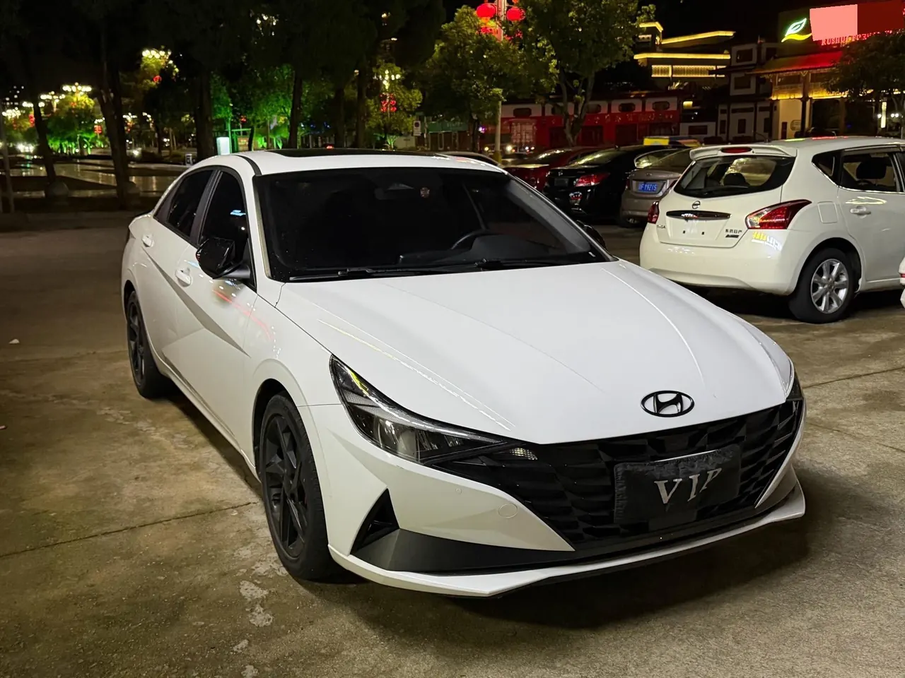 Hyundai 2022 Elantra -3-compartment 1.5 stepless LUX premium automatic gear 3