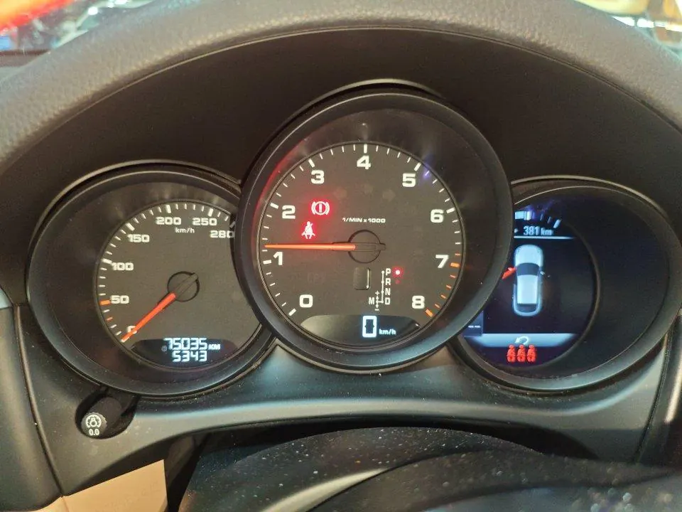 Porsche Macan (Imported) 2021 Macan 2.0T Automatic Gear 6