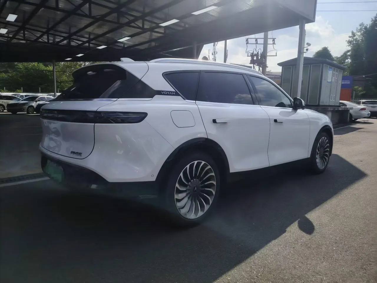 Voyah 2021 FREE 1.5T 4-wheel drive extended range starting commemorative edition exclusive package automatic gear 4