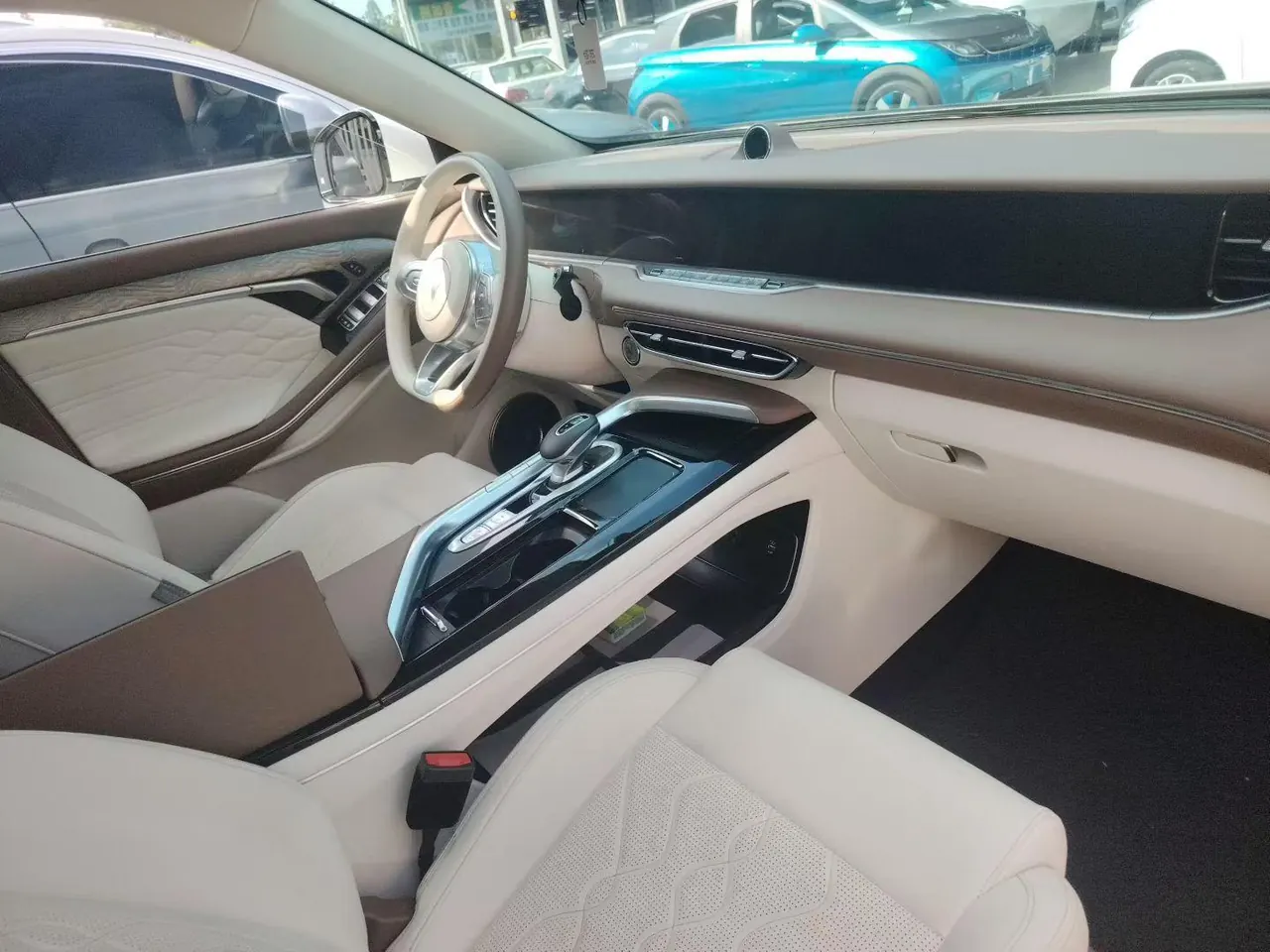 Voyah 2021 FREE 1.5T 4-wheel drive extended range starting commemorative edition exclusive package automatic gear 7