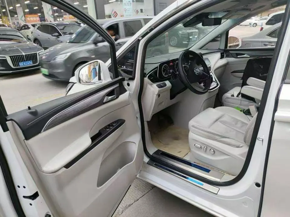 Buick 2023 GL8 ES Lu Zun 48V 2.0T 653T Exclusive Automatic Gear 4