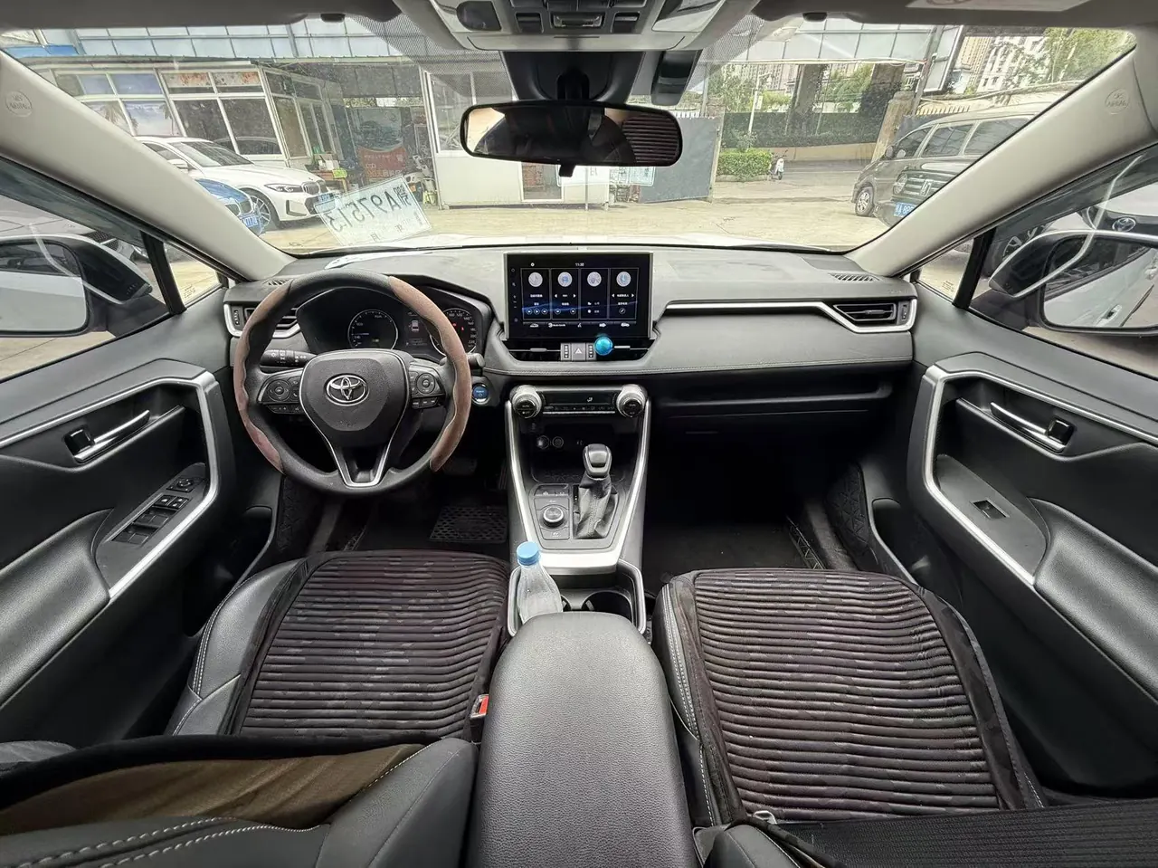 Toyota 2020 Weilanda Dual Engine 2.5 Stepless Four-wheel Drive Deluxe Automatic Gear 7