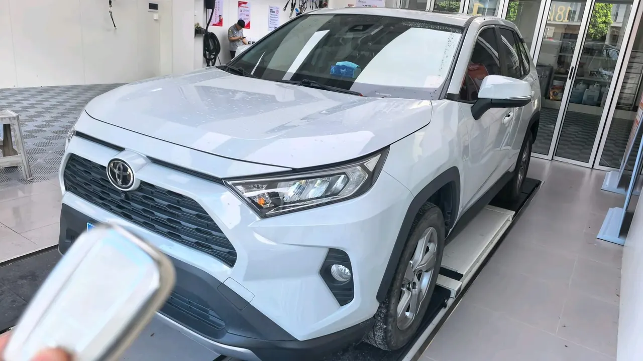Open image lightbox: Toyota 2021 RAV4 Rongbo 2.0 Stepless Two-Drive Fashion PLUS Edition Automatic Gear