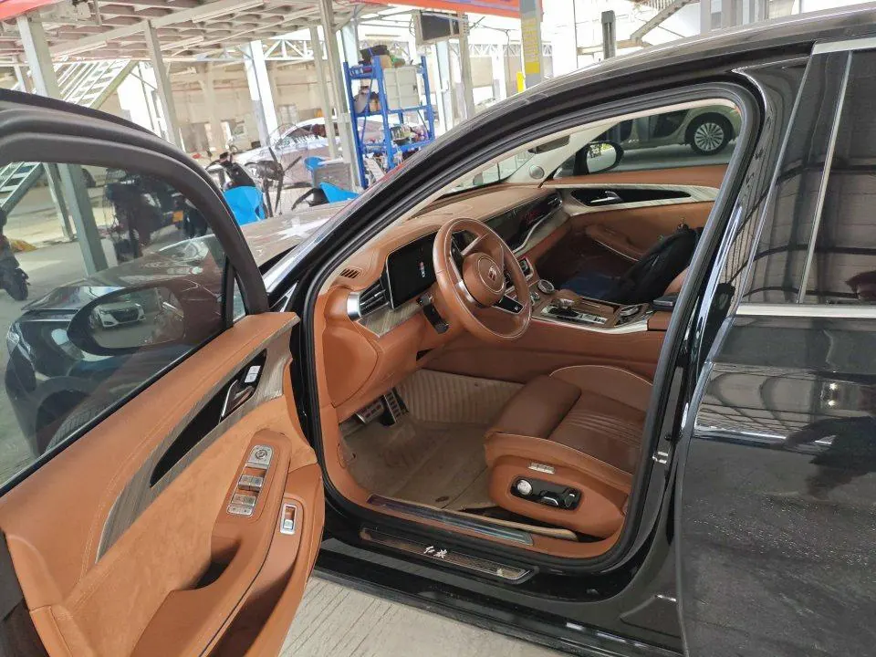 HongQi 2020 H9 48V 2.0T Zhilian Qi Chang Edition Automatic Gear 3