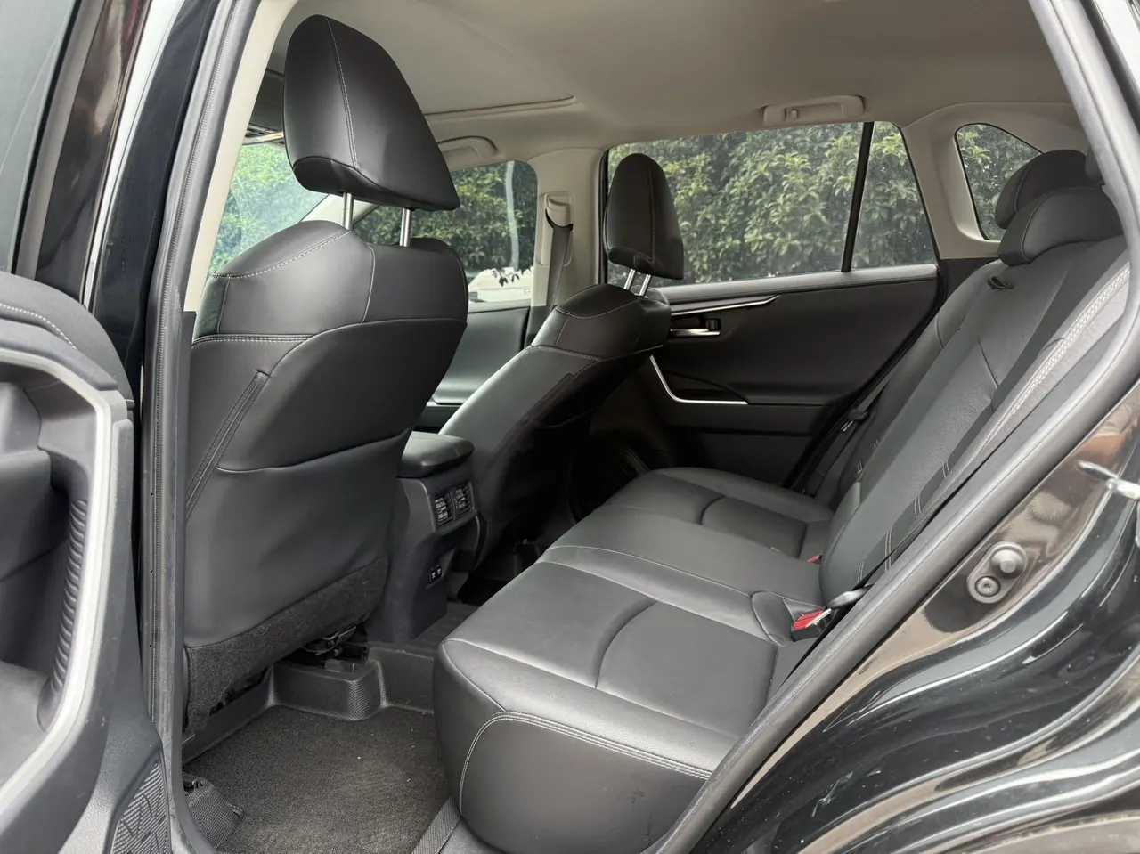 Toyota 2020 RAV4 Rongfeng 2.0 Stepless Four-wheel Drive Fashion Edition PLUS Automatic Gear 5