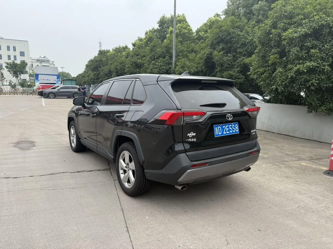 Toyota 2020 RAV4 Rongfeng 2.0 Stepless Four-wheel Drive Fashion Edition PLUS Automatic Gear 7