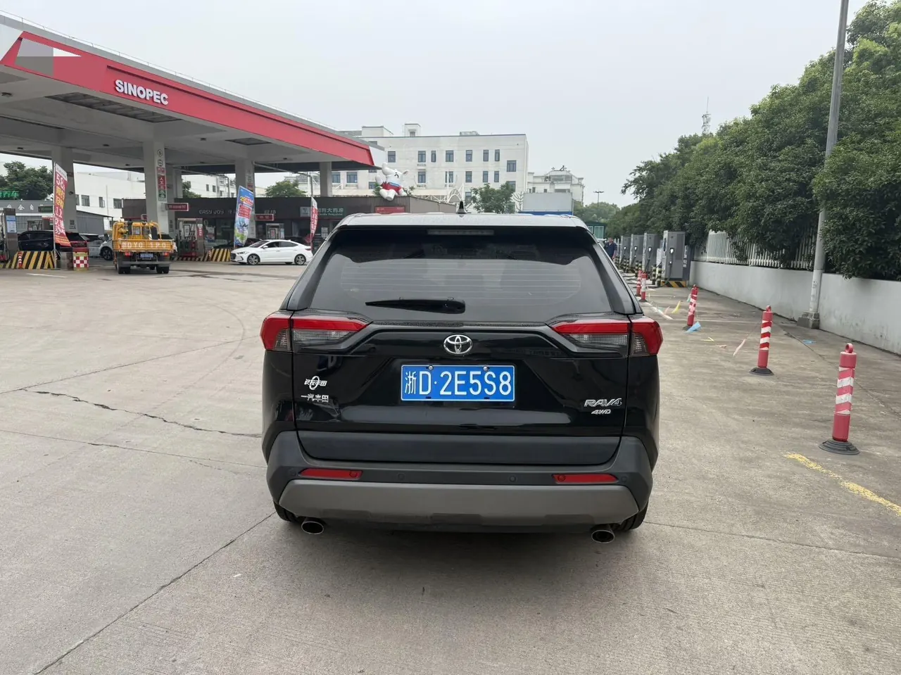 Toyota 2020 RAV4 Rongfeng 2.0 Stepless Four-wheel Drive Fashion Edition PLUS Automatic Gear 9
