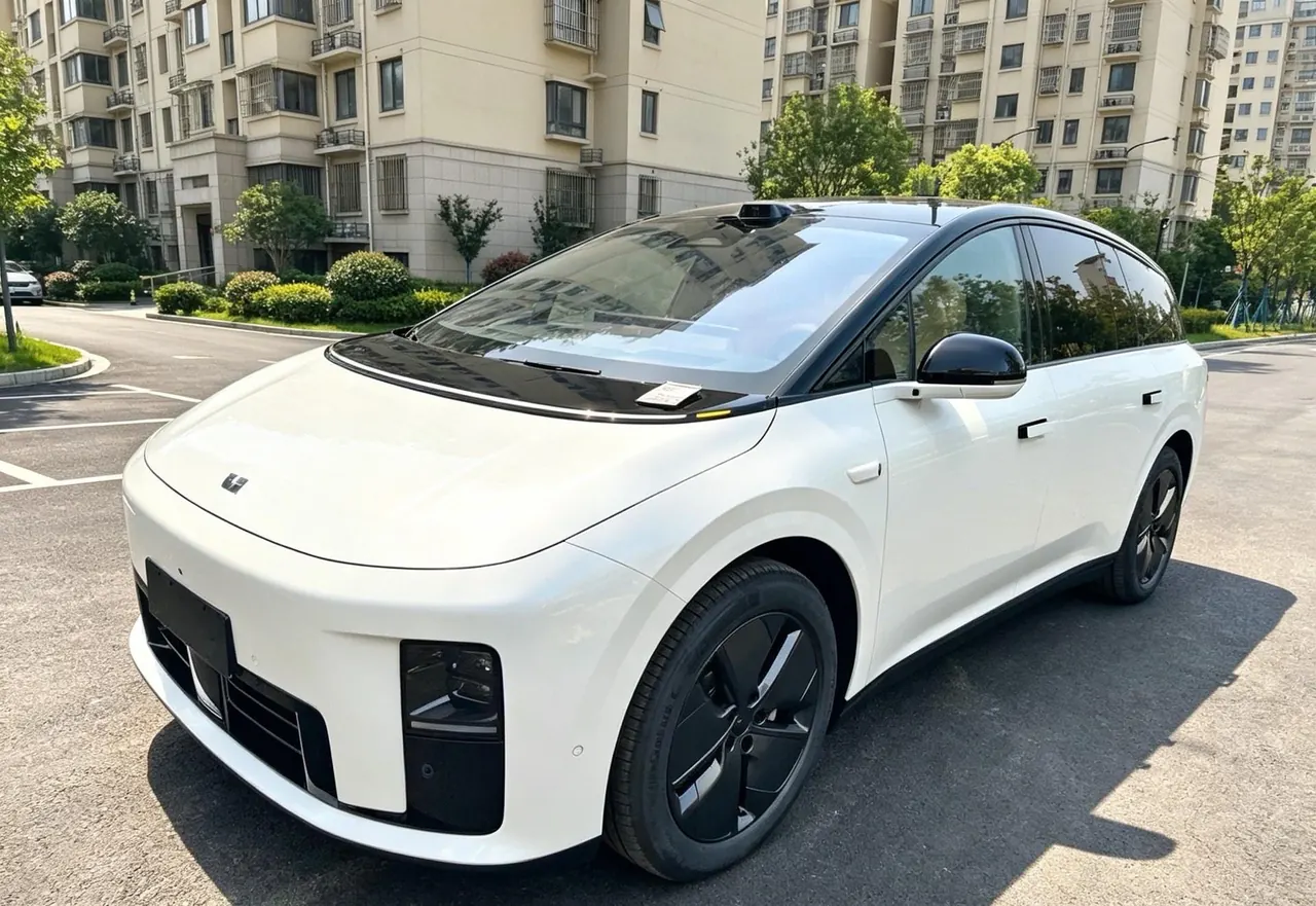 Open image lightbox: Li 2025 i8 Standard Edition Automatic Gear