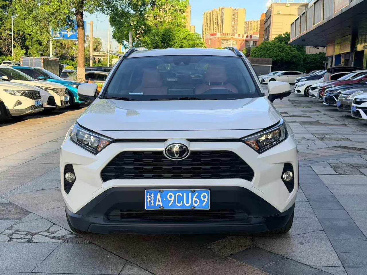 Открыть галерею: Toyota 2021 RAV4 Rongbo 2.0 Stepless Two-Drive Fashion Edition Automatic Gear