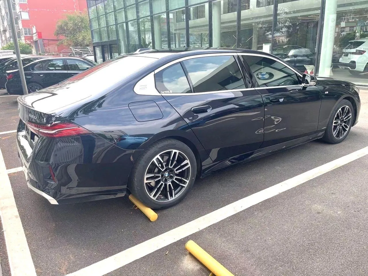 BMW 5 Series 2025 530Li 48V 2.0T Leading M Sports Suit Automatic Gear 5