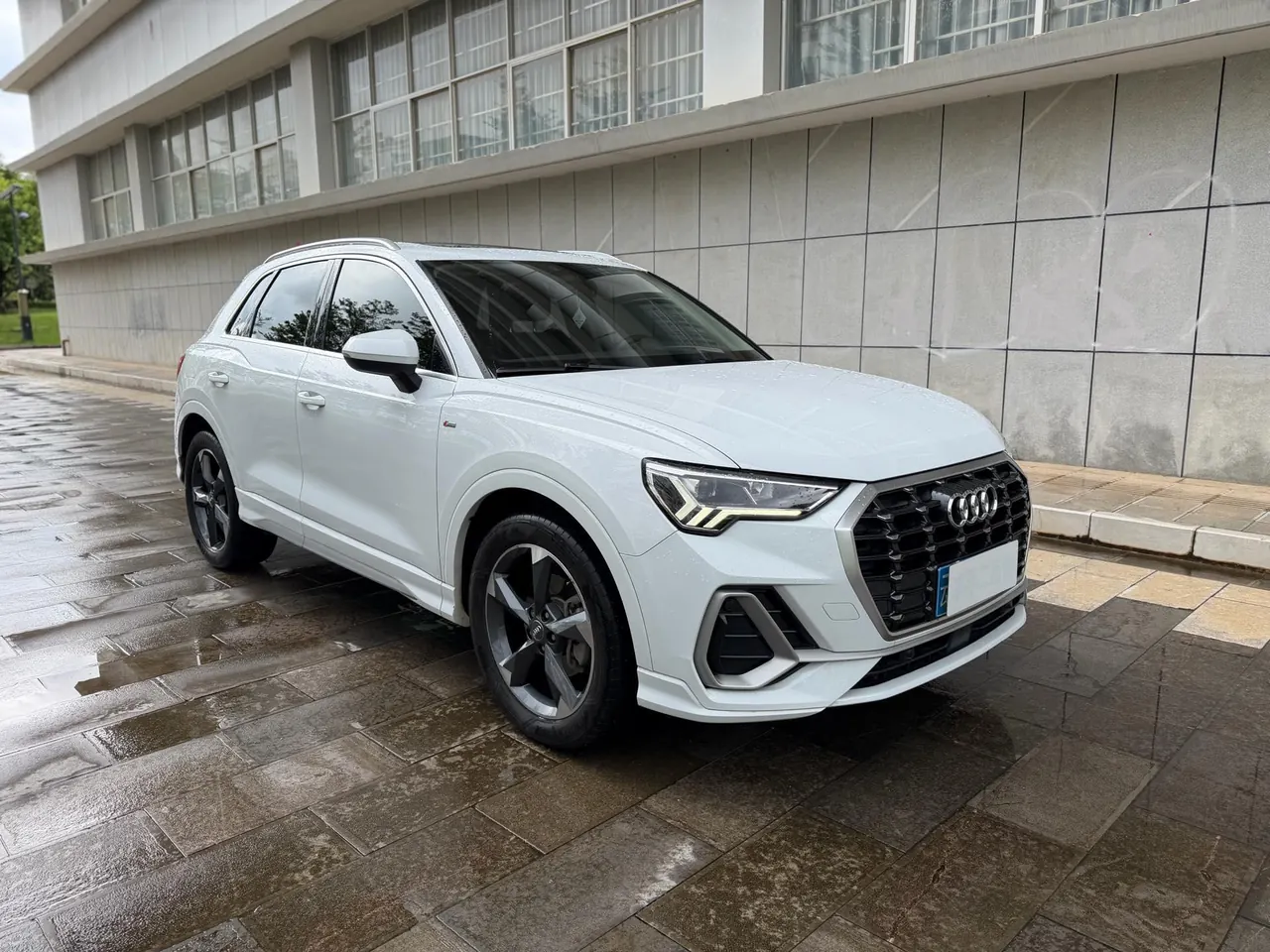 Audi 2020 Q3 2.0TFSI 40TFSI Fashion Dynamic Automatic 3