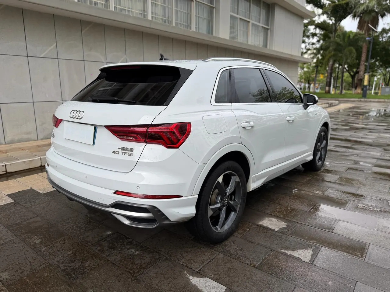 Audi 2020 Q3 2.0TFSI 40TFSI Fashion Dynamic Automatic 5