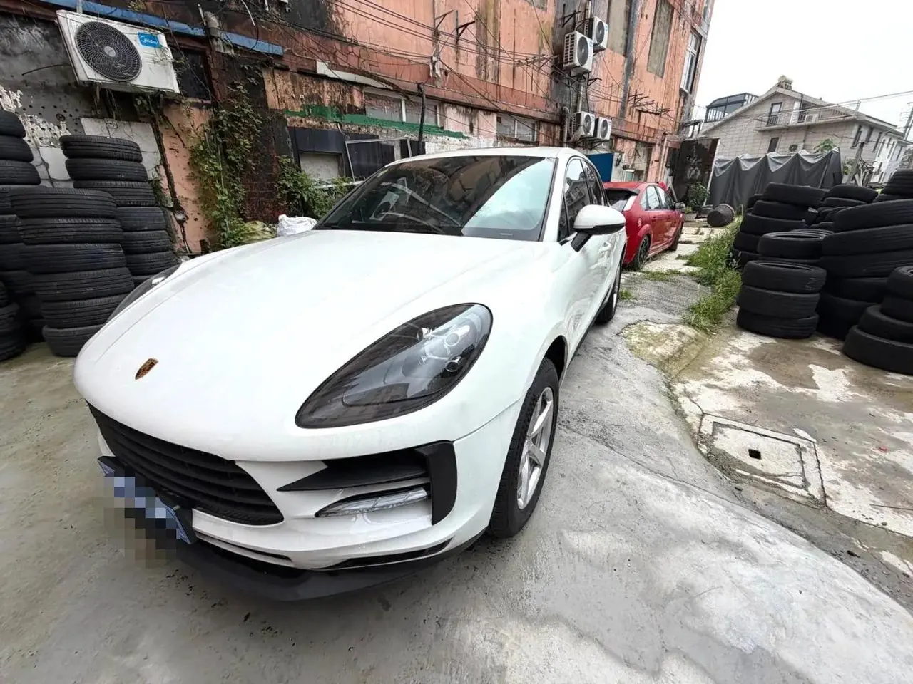 Open image lightbox: Porsche Macan (Imported) 2020 Macan 2.0T Automatic Gear
