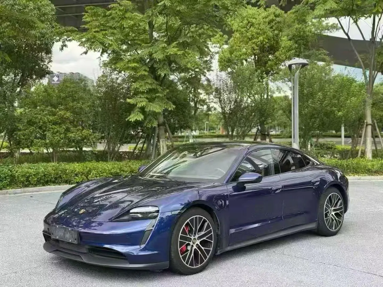 Открыть галерею: Porsche Taycan (Imported) 2020 Taycan Taycan Automatic