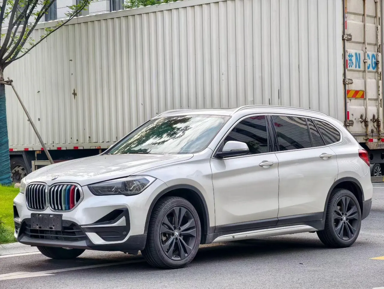 BMW 2021 X1 sDrive20Li 1.5T fashion automatic gear - View 1