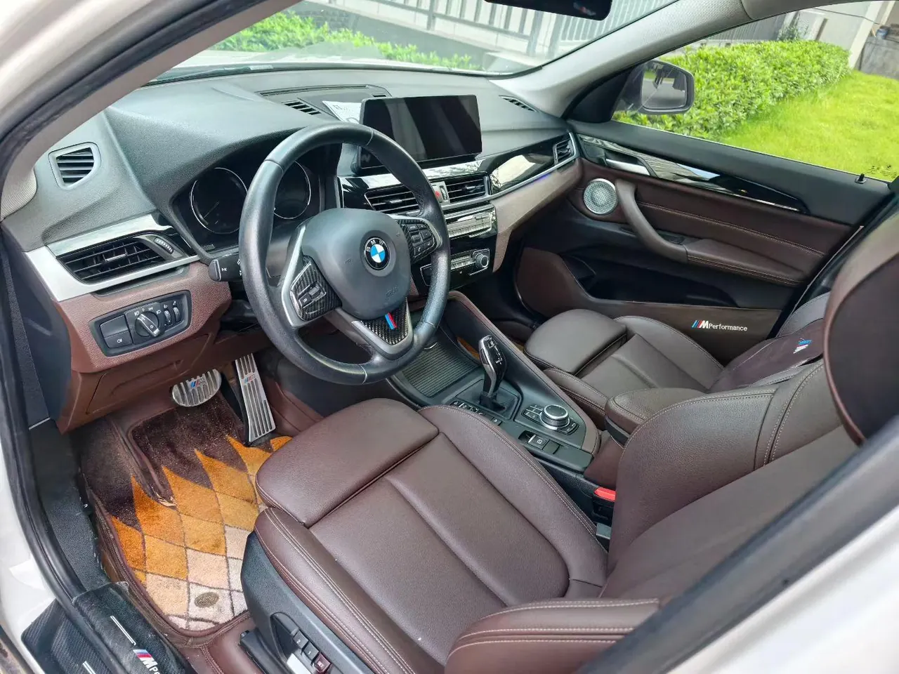 BMW 2021 X1 sDrive20Li 1.5T fashion automatic gear 3