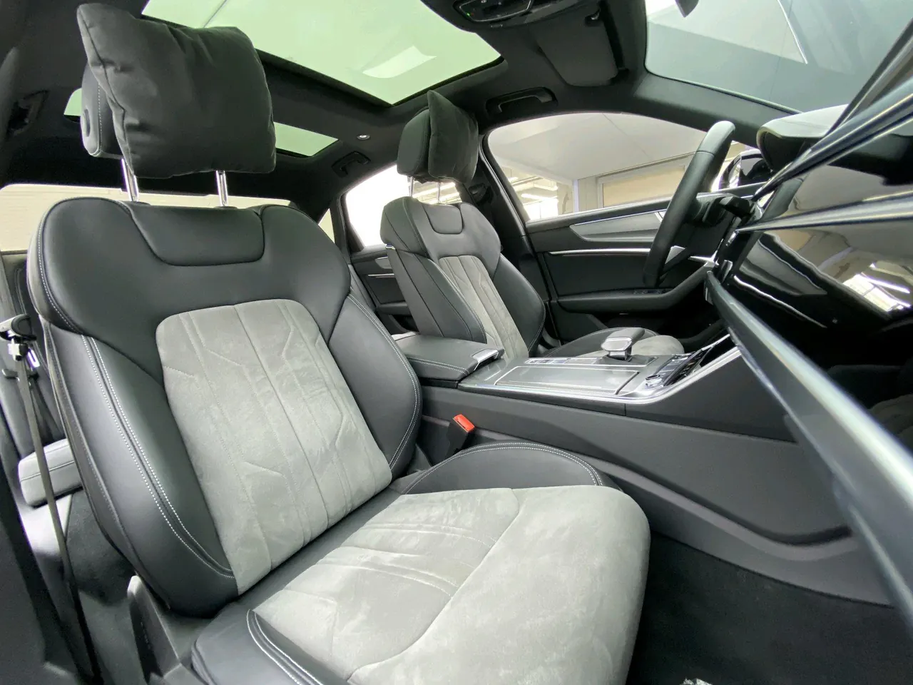 Audi 2024 A6L 2.0TFSI 45TFSI Selected Dynamic Automatic 10