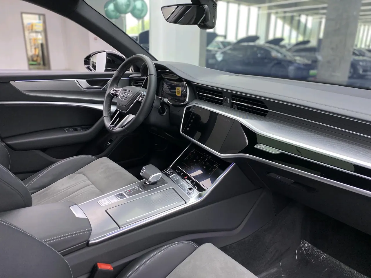 Audi 2024 A6L 2.0TFSI 45TFSI Selected Dynamic Automatic 9