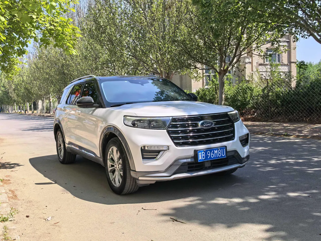 Ford 2020 Explorer 2.3T EcoBoost 285 Four-wheel Drive Titanium Edition 6-seat Automatic Gear - View 1
