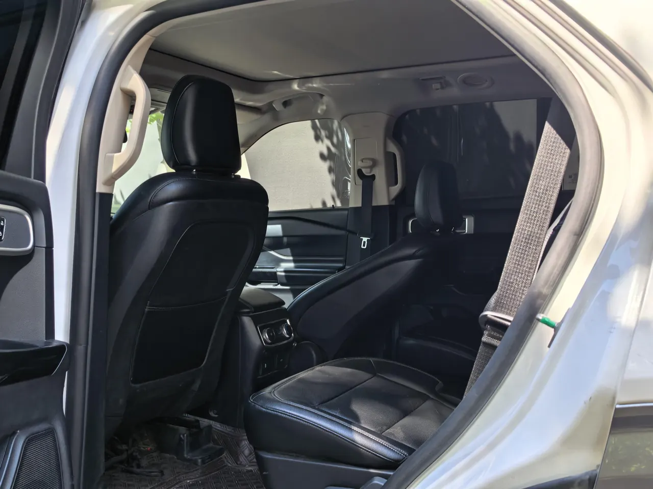 Ford 2020 Explorer 2.3T EcoBoost 285 Four-wheel Drive Titanium Edition 6-seat Automatic Gear 7