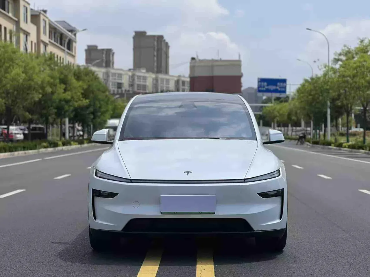 Tesla 2025 Model Y L Long Endurance All-Wheel Drive Automatic Transmission 2