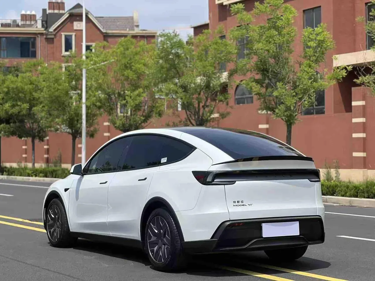 Tesla 2025 Model Y L Long Endurance All-Wheel Drive Automatic Transmission 9