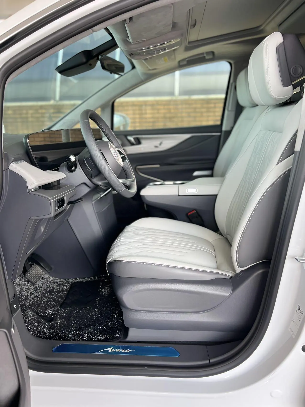 Buick 2026 GL8 ES Lu Zun 48V 2.0T Premium Edition Automatic Gear 3