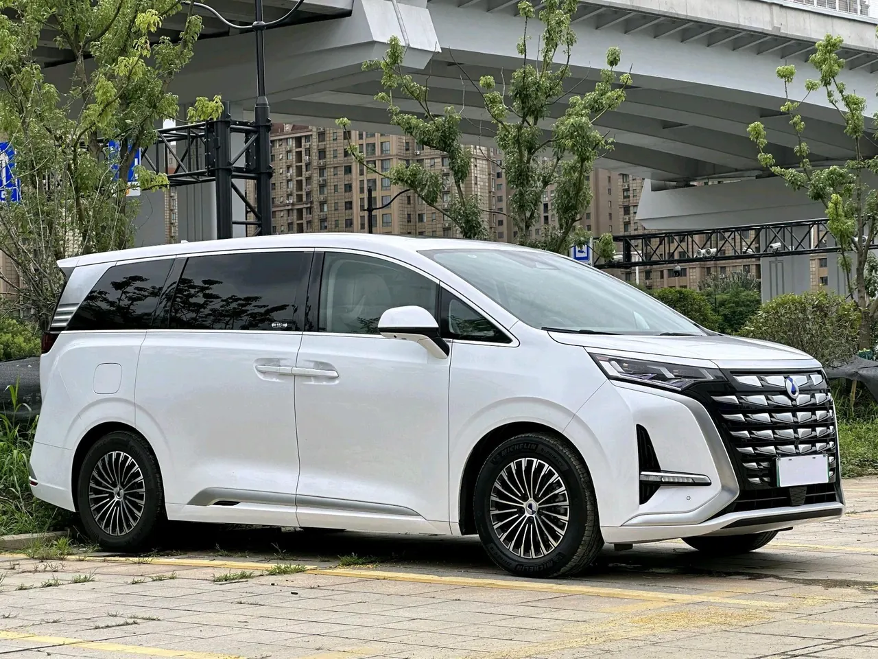 Denza 2022 Denza D9 DM-i 1.5T Stepless 970 Four-wheel Drive Honorable Automatic Gear 2