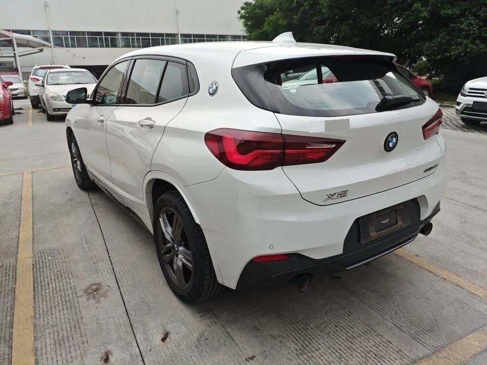 BMW 2023 X2 sDrive25i 2.0T M sports obsidian night version automatic gear 4