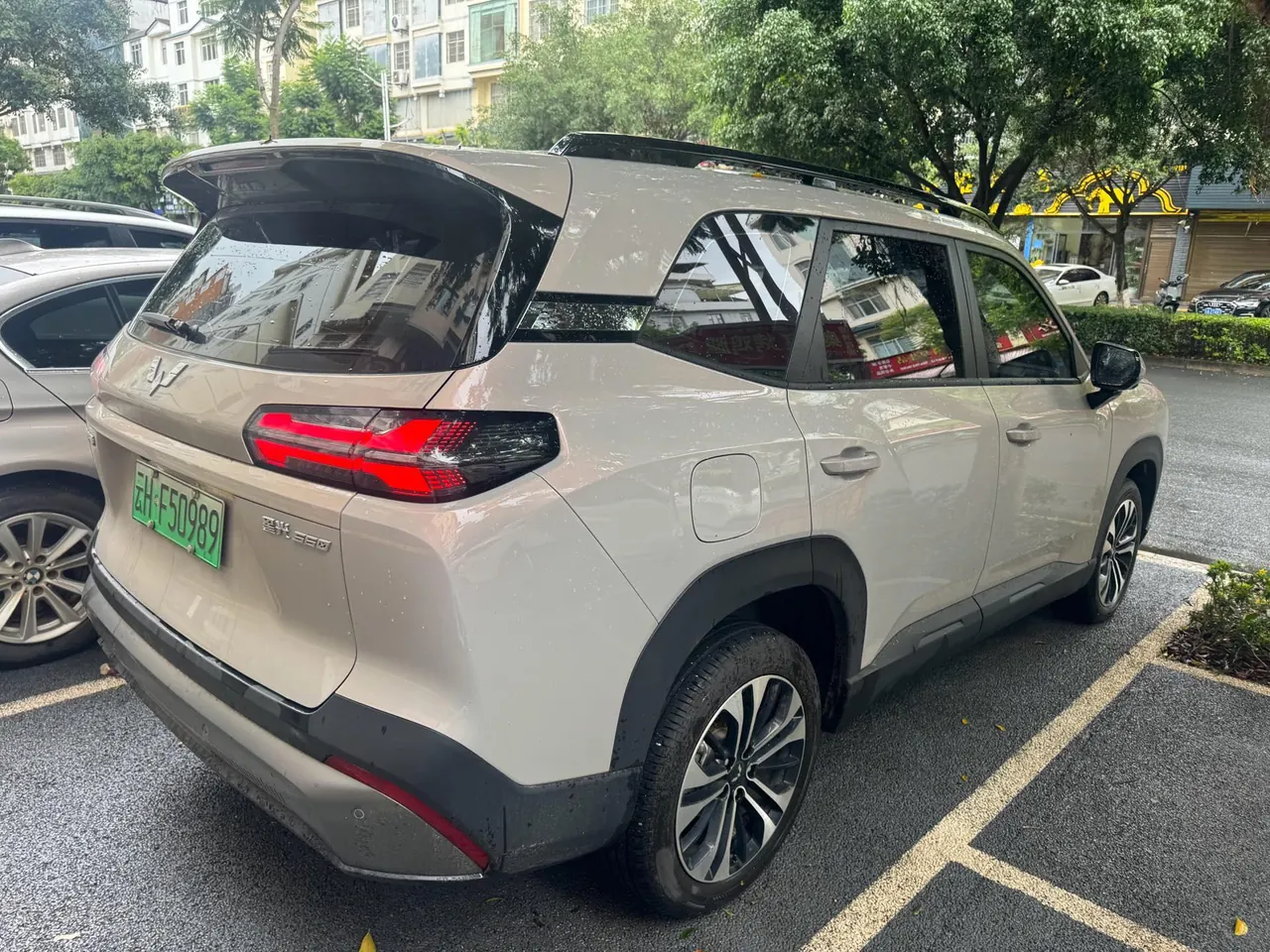 WuLing 2026 Starlight 560 1.5 Stepless 125km Luxury Automatic Transmission 5