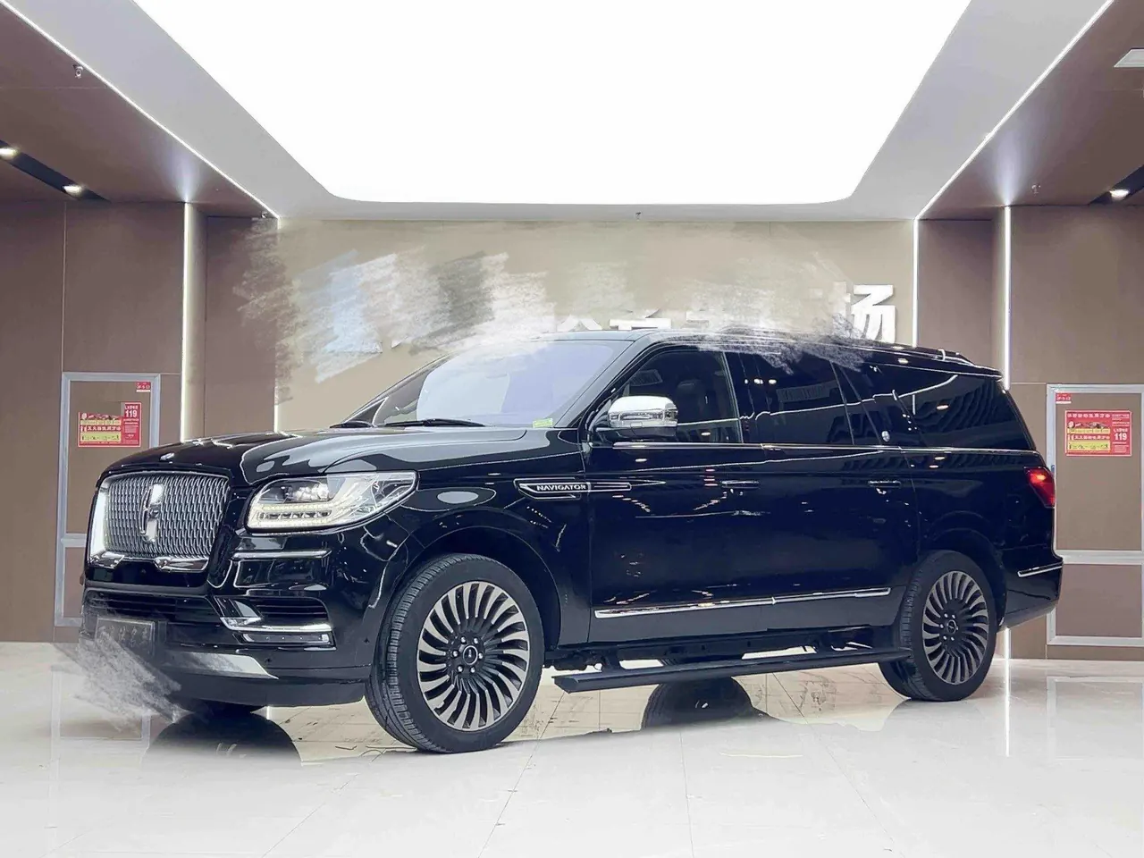 Открыть галерею: Lincoln Navigator (Imported) 2020 Navigator 3.5T L Long Axis Presidential Edition Automatic Gear