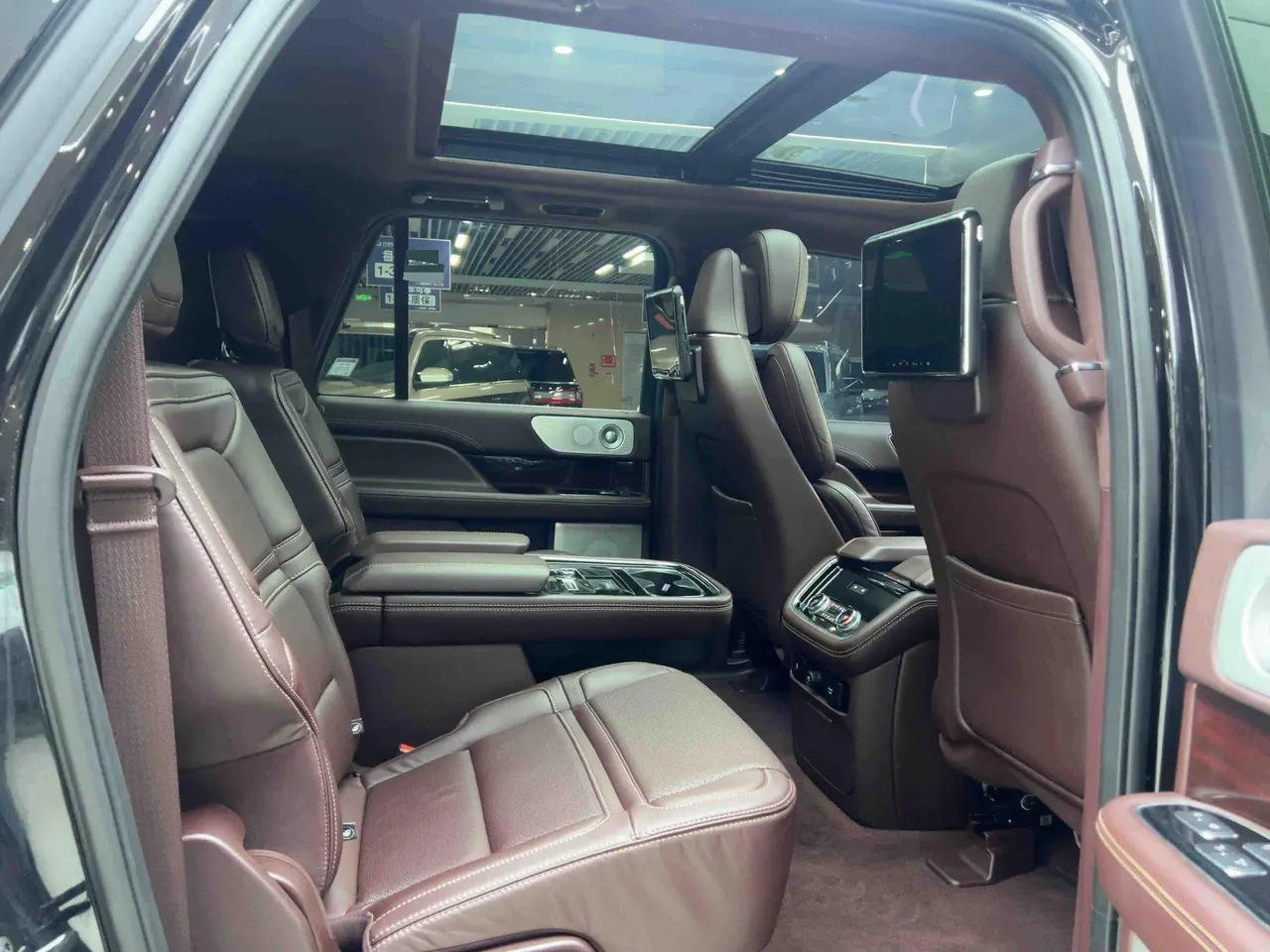 Lincoln Navigator (Imported) 2020 Navigator 3.5T L Long Axis Presidential Edition Automatic Gear 5