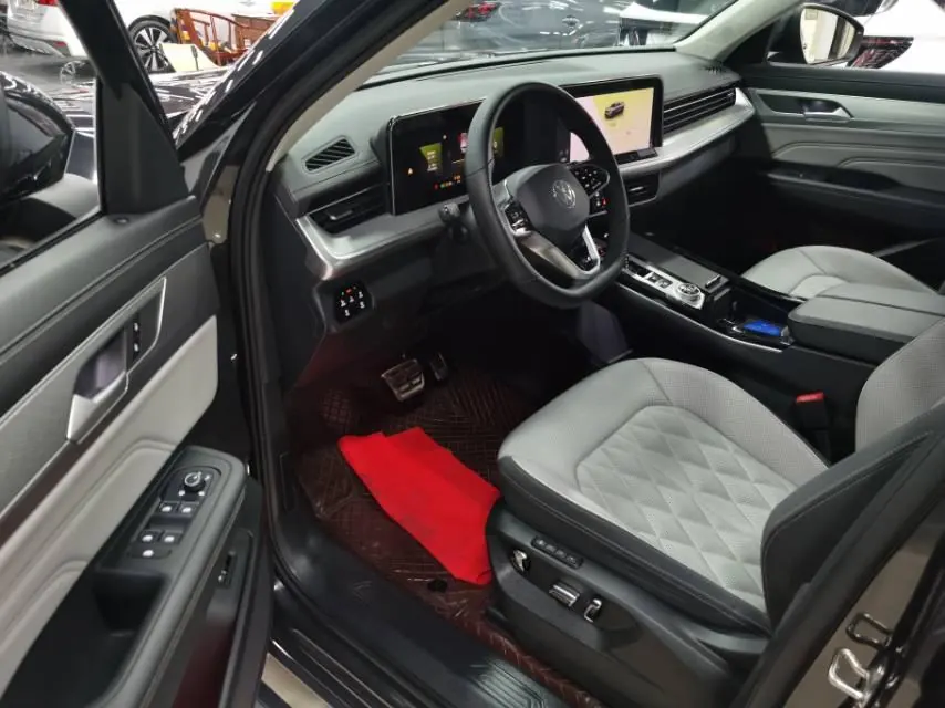 Volkswagen 2024 model tour R-Line 2.0TSI 380TSI four-wheel drive parade version automatic gear 2