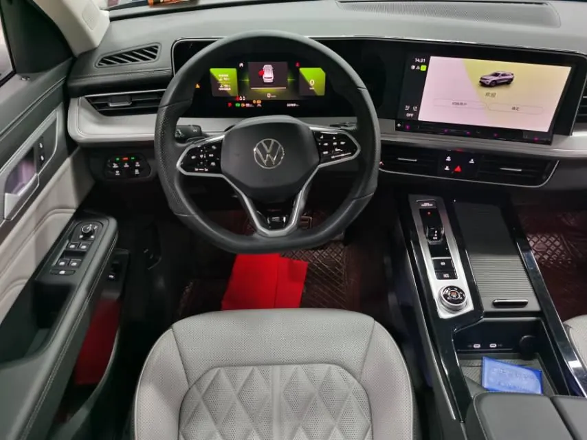 Volkswagen 2024 model tour R-Line 2.0TSI 380TSI four-wheel drive parade version automatic gear 5