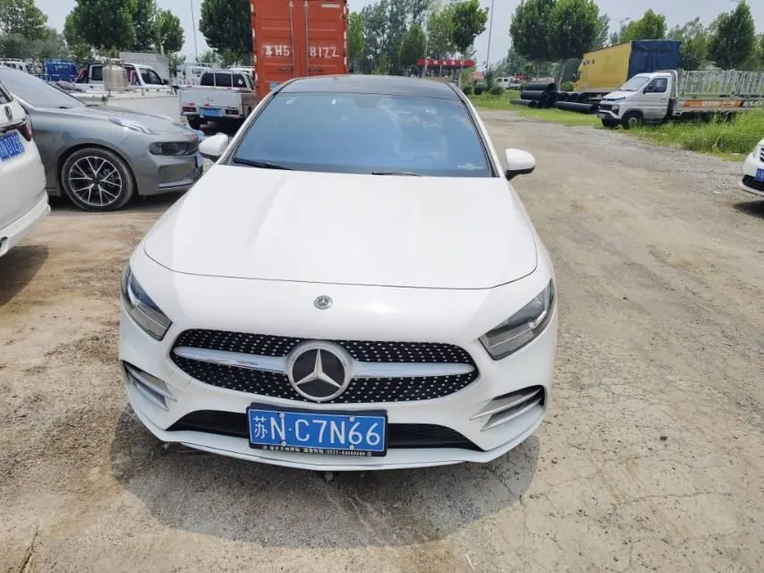 Открыть галерею: Mercedes Benz Class A 2020 A 180 L 1.3T Sports Automatic