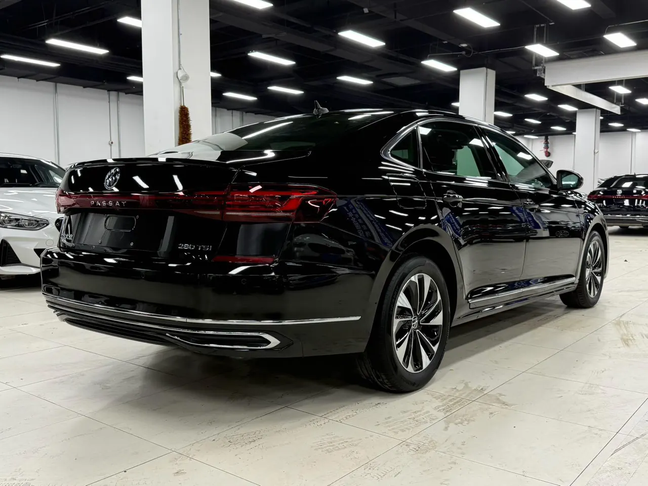 Volkswagen 2023 Passat 2.0TSI 330TSI Star Elite Edition (Modified) Automatic Gear 3