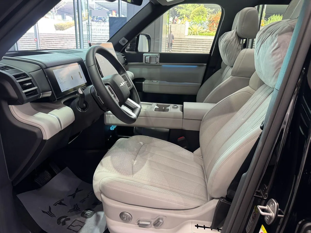 FangChengBao 2025 titanium 7 1.5T stepless 190KM four-wheel drive Ultra version of automatic gear 4